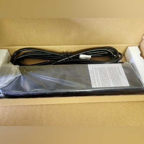 New CyberPower CPS1220RMS Rackbar Surge Protector 12 Outlets 15ft Power Cord, 1U - Picture 9 of 11